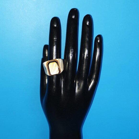 Rare Vintage Hand-Carved Mother of Pearl Seashell Inlay Signet Ring - Picture 9 of 12